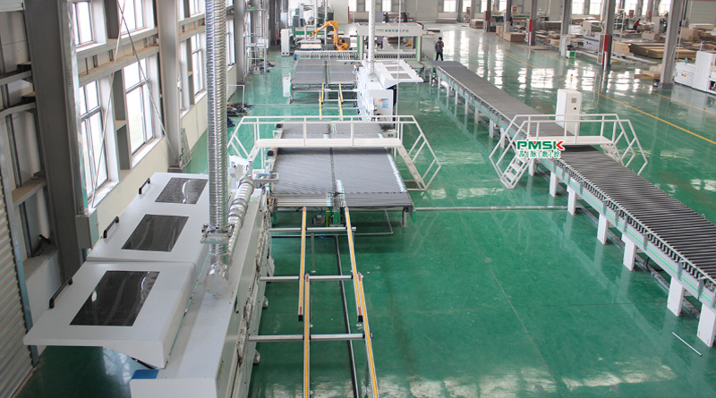 章丘家具廠使用品脈定制家具“4.0”智能生產(chǎn)線，投產(chǎn)運行